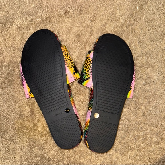 Gianni Bini Snake Skin Pool Slides - Picture 6 of 6